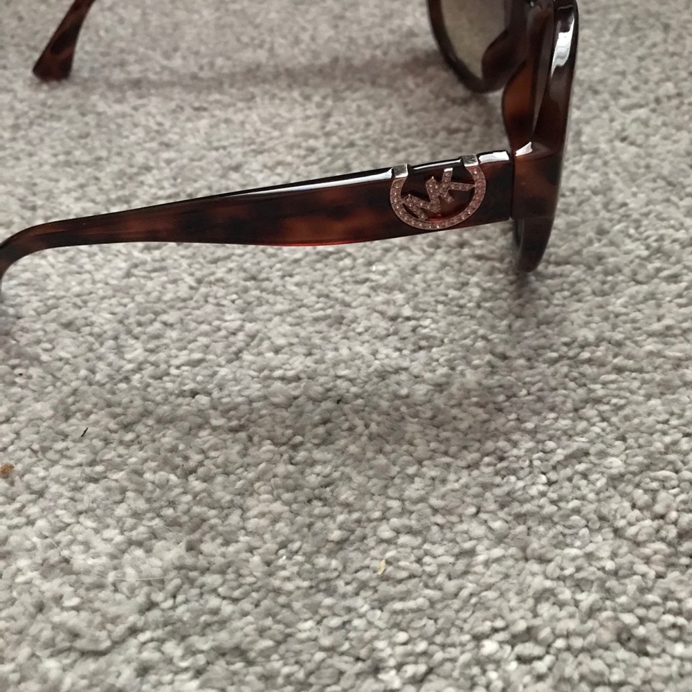 Michael Kors tortoise sunglasses - Picture 2 of 3